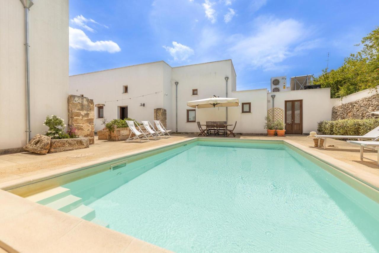 ラーカレ Courtyard With Poolヴィラ エクステリア 写真
